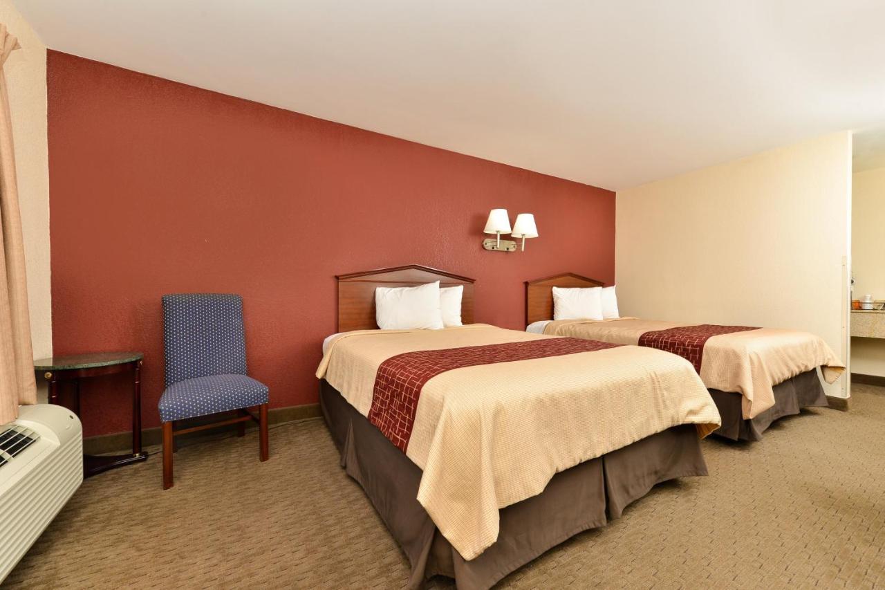 Red Roof Inn Далтън Екстериор снимка