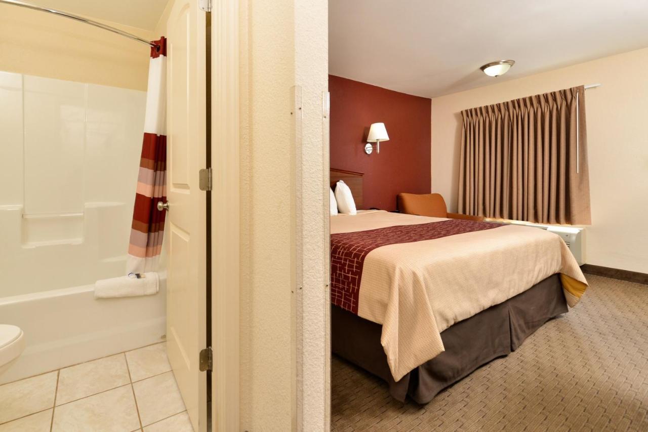 Red Roof Inn Далтън Екстериор снимка