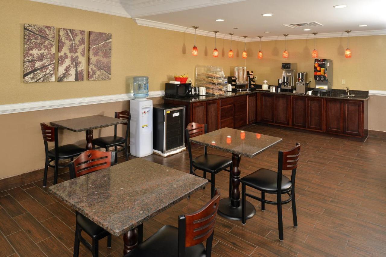 Red Roof Inn Далтън Екстериор снимка
